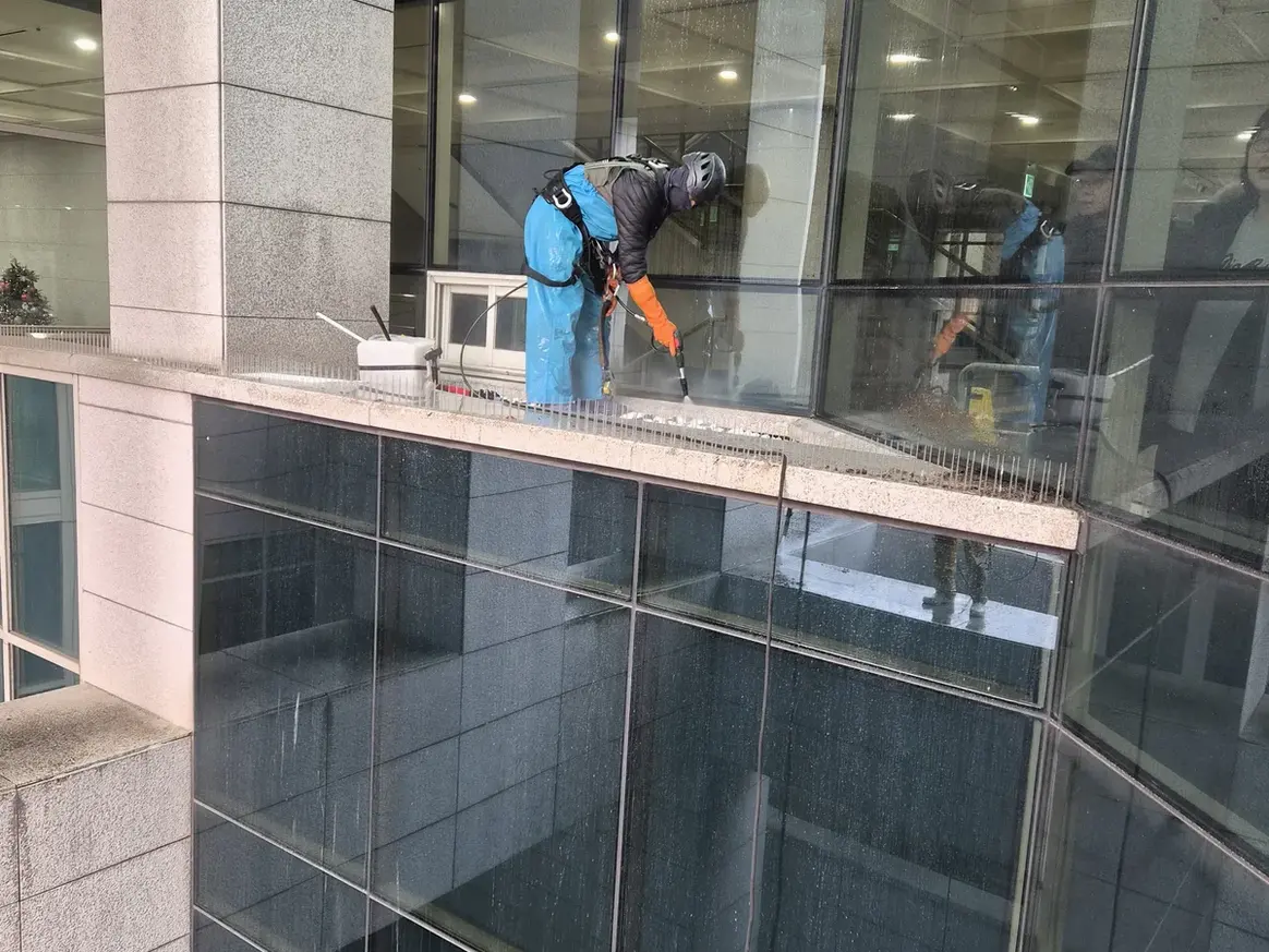 영도구 남항동1가 건물 복도·대기 동선 야간 위생청소 사례 - 행진크린