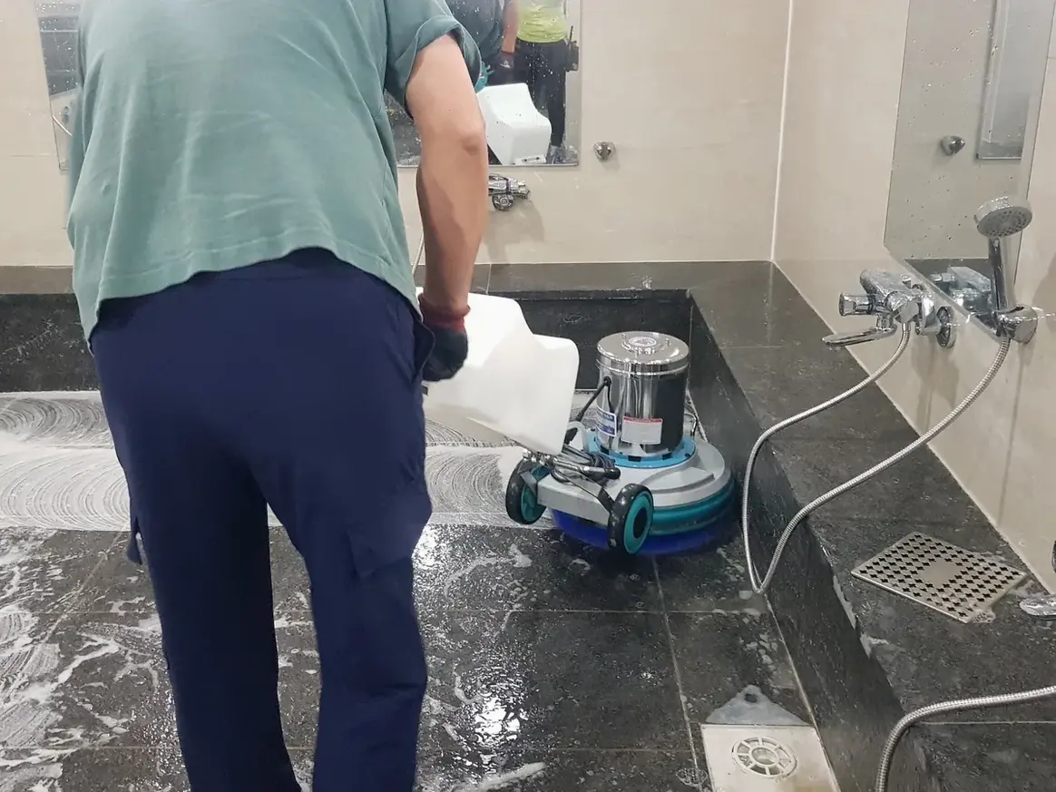 중구 동광동1가 찜질방 수전·샤워기 건식 사우나 위생청소 사례 - 행진크린